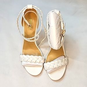 Michael Kors Astrid Wrapped Sandals size 7